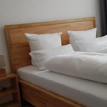 Hotel Hb 32 *