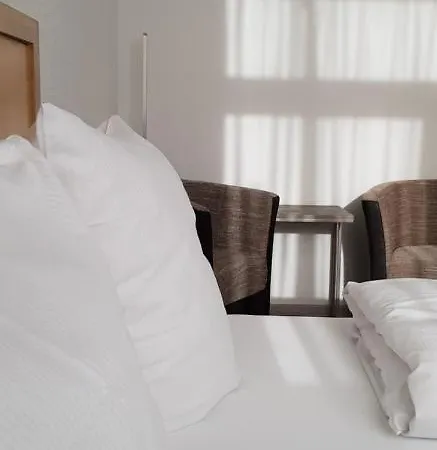 Hb 32 Hotel